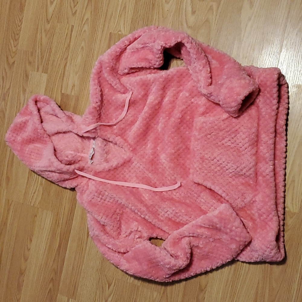 5 for $20 Fuzzy Hoodie Medium